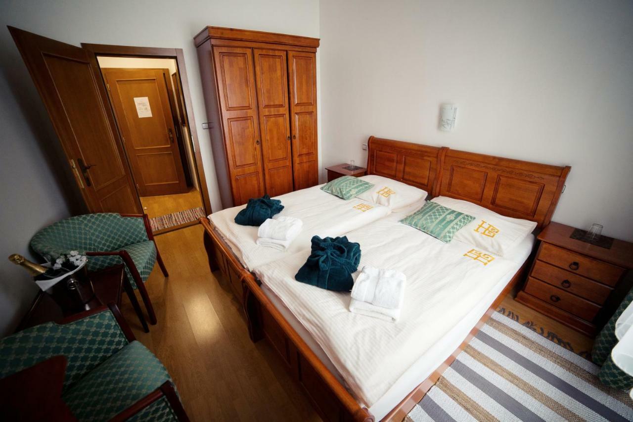 Hotel Bristol Banska Stiavnica Exterior photo